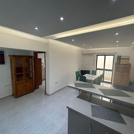 No 6 Poseidon Apartment San Ġiljan Exterior foto