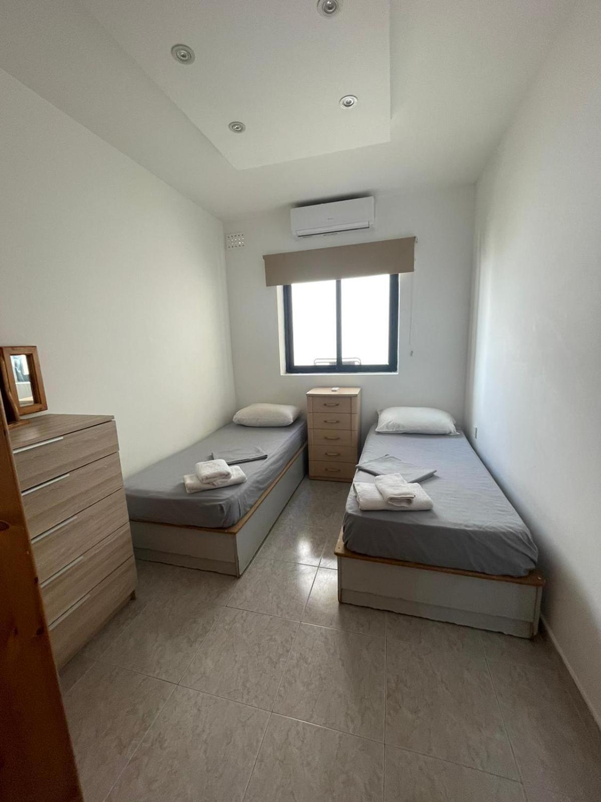 No 6 Poseidon Apartment San Ġiljan Exterior foto